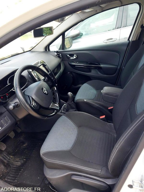 RENAULT CLIO - 133418km - 2014 - Car: picture 5 RENAULT CLIO - 133418km - 2014 - Car: picture 5