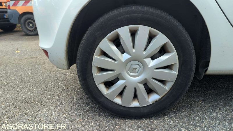 RENAULT CLIO 159897kms - 2010 - Car: picture 4 RENAULT CLIO 159897kms - 2010 - Car: picture 4
