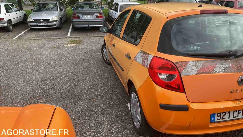 RENAULT CLIO - 2008 - 165927 KM - Car: picture 3 RENAULT CLIO - 2008 - 165927 KM - Car: picture 3