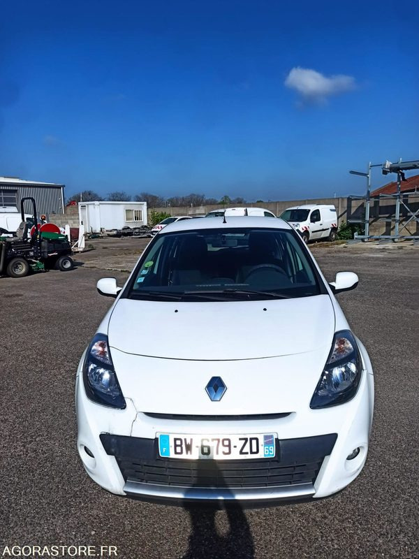 RENAULT CLIO 3 5 PORTES 5 PLACES 1.5 DCI 88CH 2011 58682KM - Car: picture 2 RENAULT CLIO 3 5 PORTES 5 PLACES 1.5 DCI 88CH 2011 58682KM - Car: picture 2