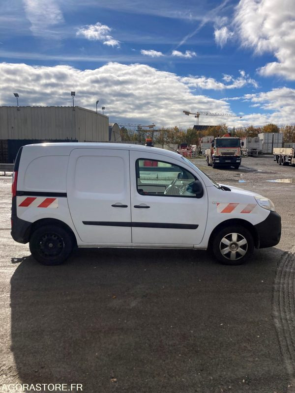 RENAULT KANGOO diesel - Année 2017 - 330.000 km - Small van: picture 4 RENAULT KANGOO diesel - Année 2017 - 330.000 km - Small van: picture 4