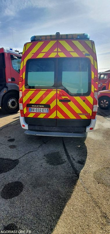 RENAULT MASTER 2.3 DCI TYPE AMBULANCE - 151128 km - 2011 - Panel van: picture 4 RENAULT MASTER 2.3 DCI TYPE AMBULANCE - 151128 km - 2011 - Panel van: picture 4