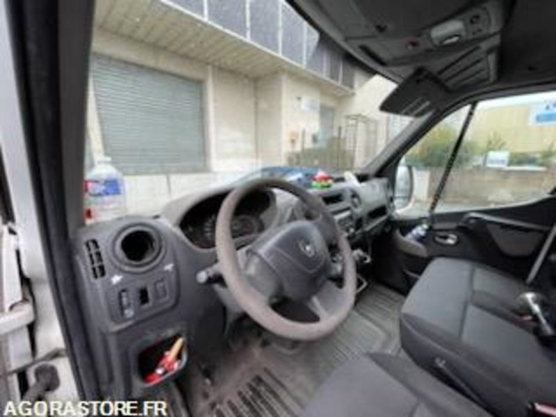 RENAULT MASTER - 2010 - 108520 kms - Panel van: picture 5 RENAULT MASTER - 2010 - 108520 kms - Panel van: picture 5