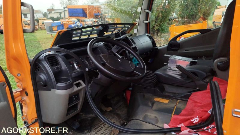 RENAULT MAXITY POUR PIECES - 2013 - 143000km - DA887DA - Tipper van: picture 5 RENAULT MAXITY POUR PIECES - 2013 - 143000km - DA887DA - Tipper van: picture 5