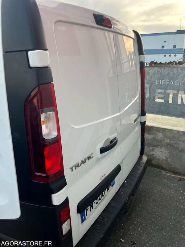 RENAULT TRAFIC - 2020 / 195994km (FN-908-WW) - Panel van: picture 3 RENAULT TRAFIC - 2020 / 195994km (FN-908-WW) - Panel van: picture 3