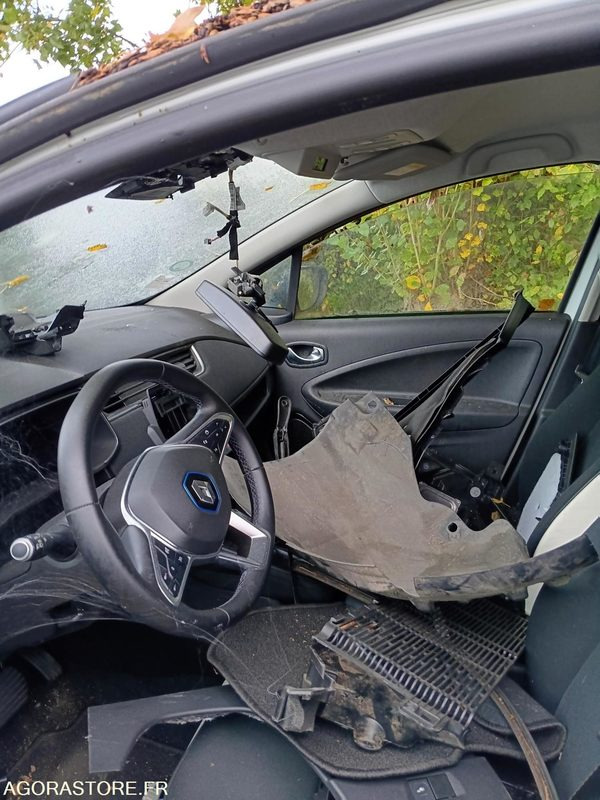 RENAULT Zoé - 29000km - 2019 - pour pièces - Car: picture 3 RENAULT Zoé - 29000km - 2019 - pour pièces - Car: picture 3