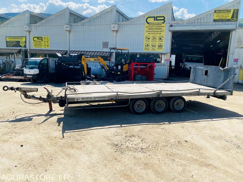 Remorque plateau porte-engin Mandrinoise 3,5T - 3 essieux - Année 2011 - Dropside/ Flatbed semi-trailer: picture 3 Remorque plateau porte-engin Mandrinoise 3,5T - 3 essieux - Année 2011 - Dropside/ Flatbed semi-trailer: picture 3