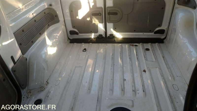 Renault Kangoo - 2004 - Small van: picture 3 Renault Kangoo - 2004 - Small van: picture 3