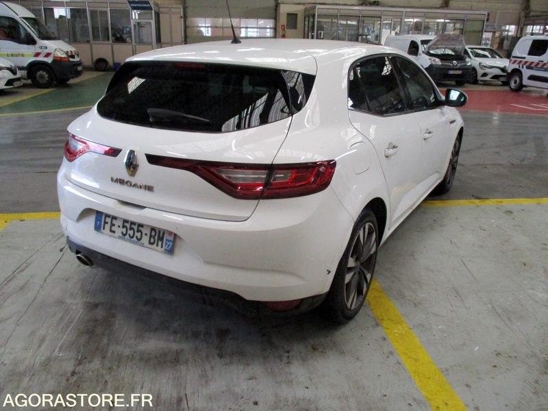 Renault Megane 4 - 2019 - 157992 kms - Car: picture 3 Renault Megane 4 - 2019 - 157992 kms - Car: picture 3