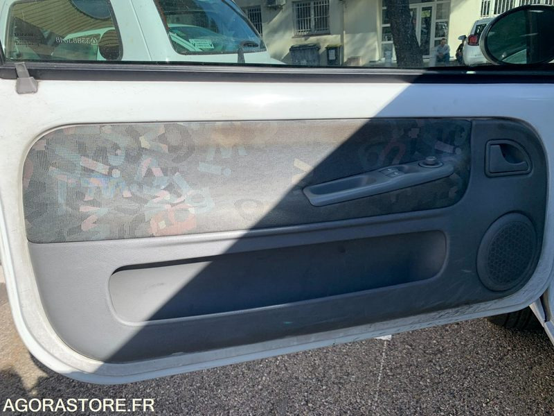 Car Renault Twingo - 2005 - 149 462 kms - 368 BLL 06: picture 16