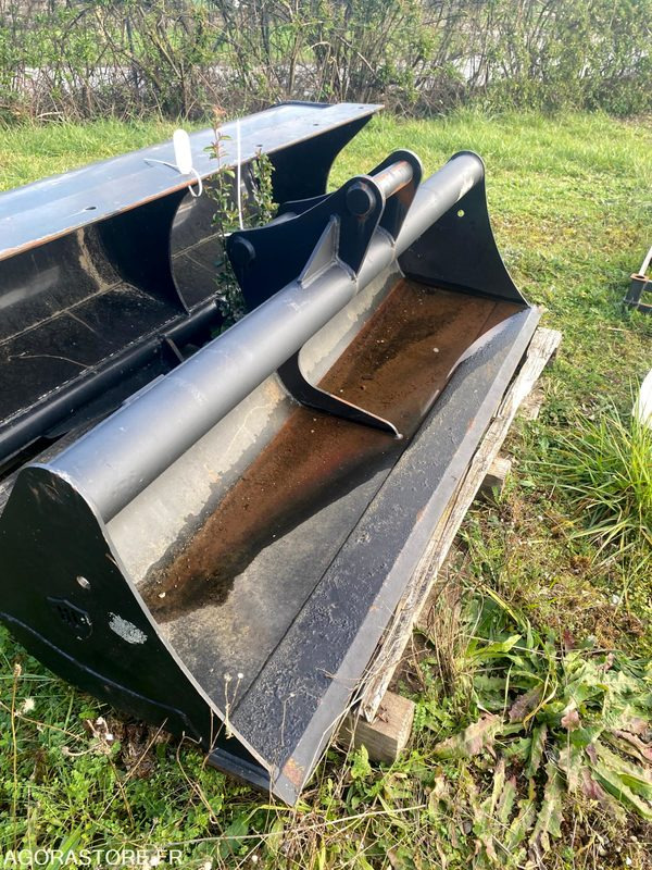 Godet curage 1800 mm NEUF - Spare parts for Construction machinery: picture 2 Godet curage 1800 mm NEUF - Spare parts for Construction machinery: picture 2