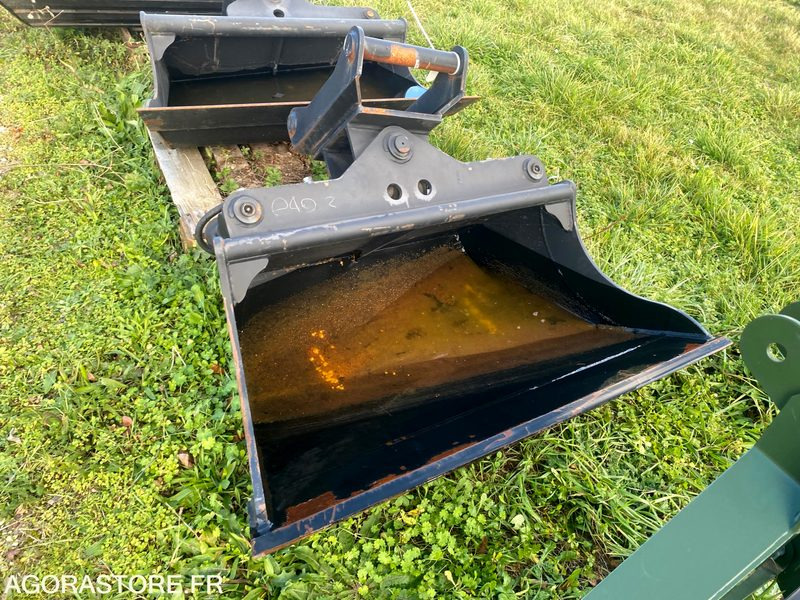 Godet curage orientable pour pelle 4T à 6T NEUF - Spare parts for Construction machinery: picture 2 Godet curage orientable pour pelle 4T à 6T NEUF - Spare parts for Construction machinery: picture 2