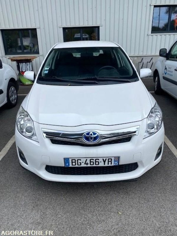 TOYOTA AURIS HYBRIDE ESSENCE (PAR1405) - Car: picture 4 TOYOTA AURIS HYBRIDE ESSENCE (PAR1405) - Car: picture 4