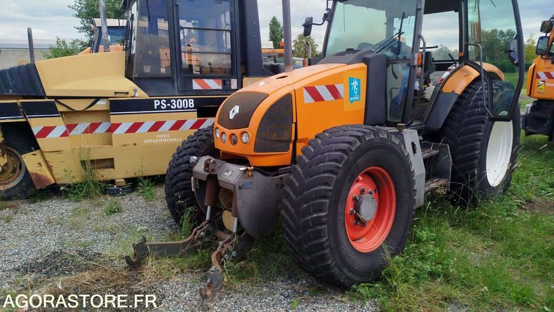 TRACTEUR RENAULT ERGOS 446 - 7653H - Farm tractor: picture 1 TRACTEUR RENAULT ERGOS 446 - 7653H - Farm tractor: picture 1
