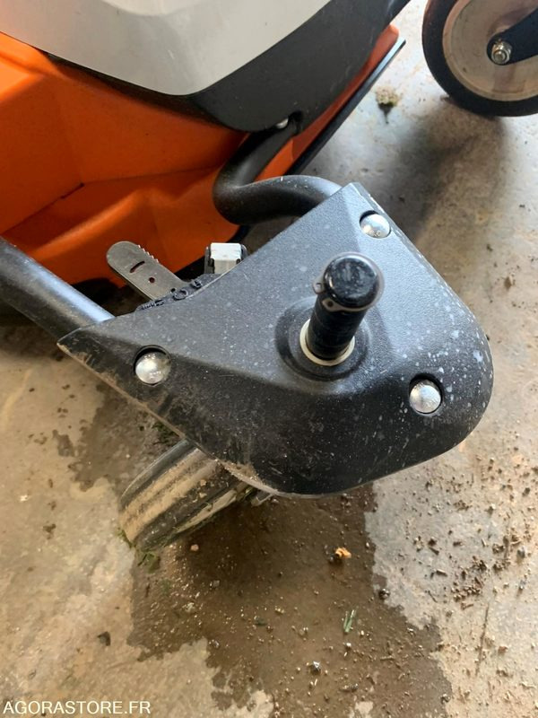 Tondeuse STIHL - Garden mower: picture 4 Tondeuse STIHL - Garden mower: picture 4