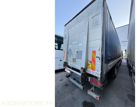 RENAULT 320 DCI - 2006 - 549 396km - Tractor unit: picture 4 RENAULT 320 DCI - 2006 - 549 396km - Tractor unit: picture 4