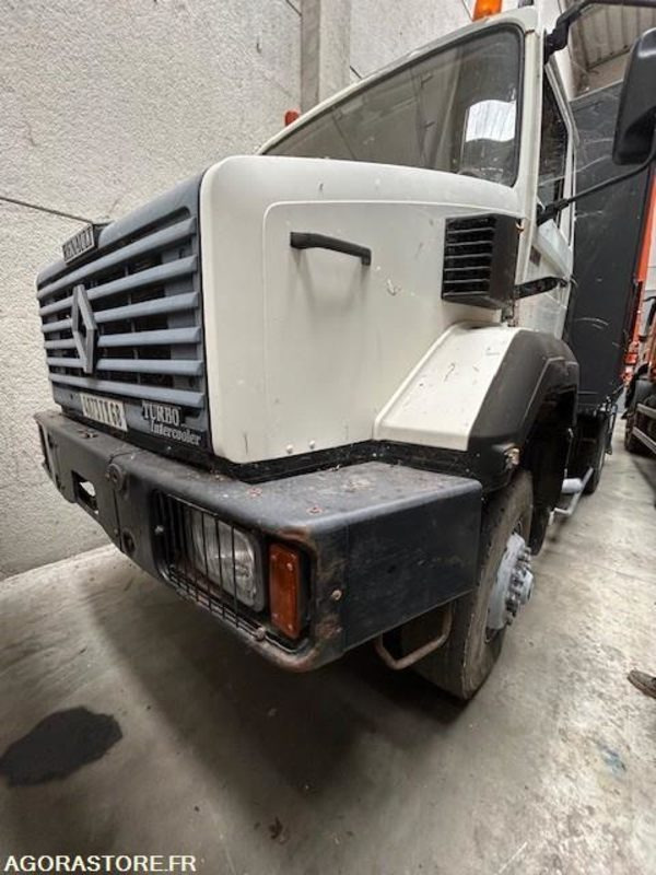 RENAULT TRACTEUR C290 4X4 110KM/H 282500 KM - Tractor unit: picture 4 RENAULT TRACTEUR C290 4X4 110KM/H 282500 KM - Tractor unit: picture 4