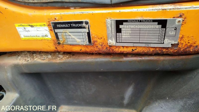 Renault Kerax 220DCI - 2006 - 138401km - 815BTZ31 - Tractor unit: picture 3 Renault Kerax 220DCI - 2006 - 138401km - 815BTZ31 - Tractor unit: picture 3