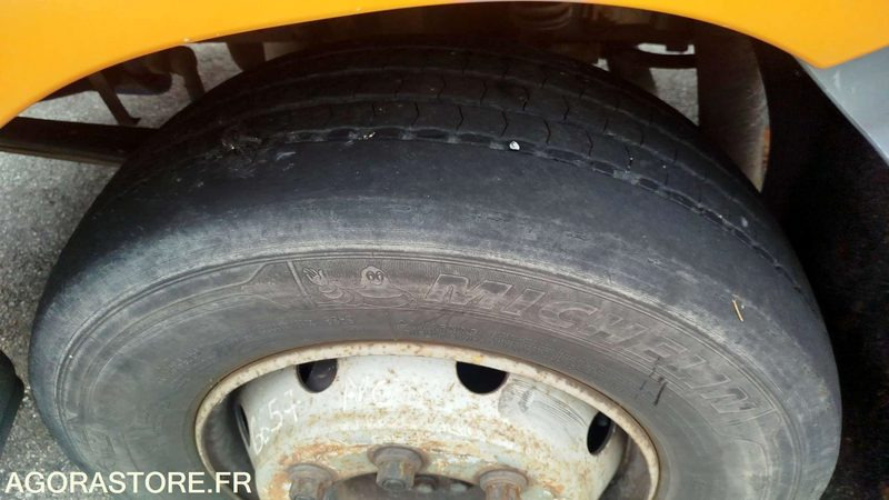 Renault Midlum 180 - 2001 - 227204km - 567APD31 - Tractor unit: picture 5 Renault Midlum 180 - 2001 - 227204km - 567APD31 - Tractor unit: picture 5