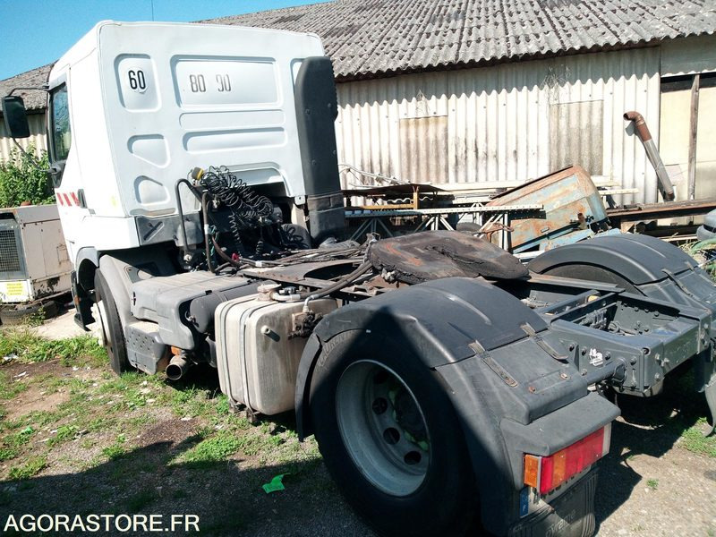 Tracteur Renault 420DCI - Tractor unit: picture 5 Tracteur Renault 420DCI - Tractor unit: picture 5