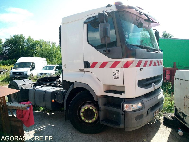 Tracteur Renault 420DCI - Tractor unit: picture 3 Tracteur Renault 420DCI - Tractor unit: picture 3