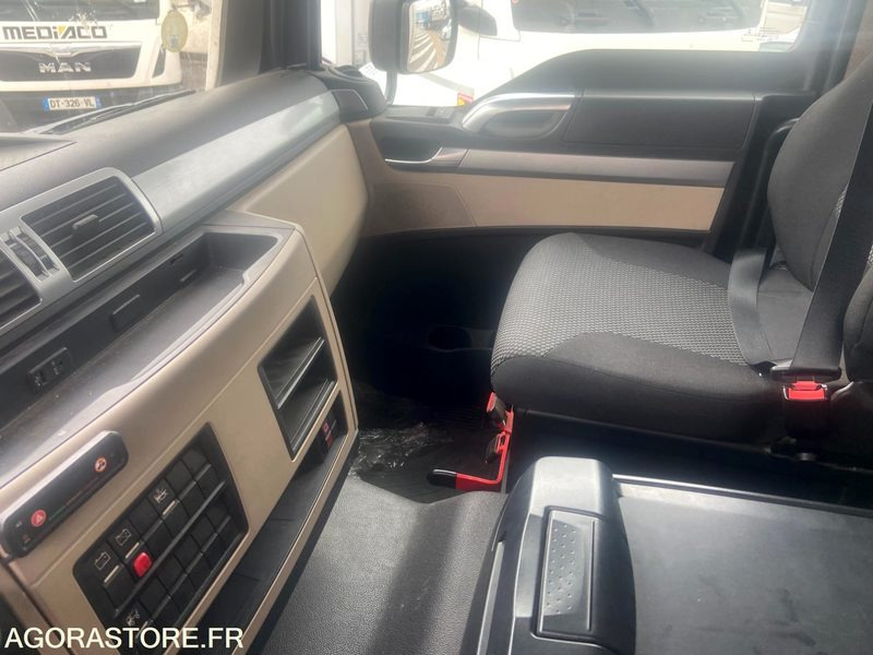 PORTEUR FOURGON MAN TGM - 2018 - 220000 Kms - Truck: picture 3 PORTEUR FOURGON MAN TGM - 2018 - 220000 Kms - Truck: picture 3