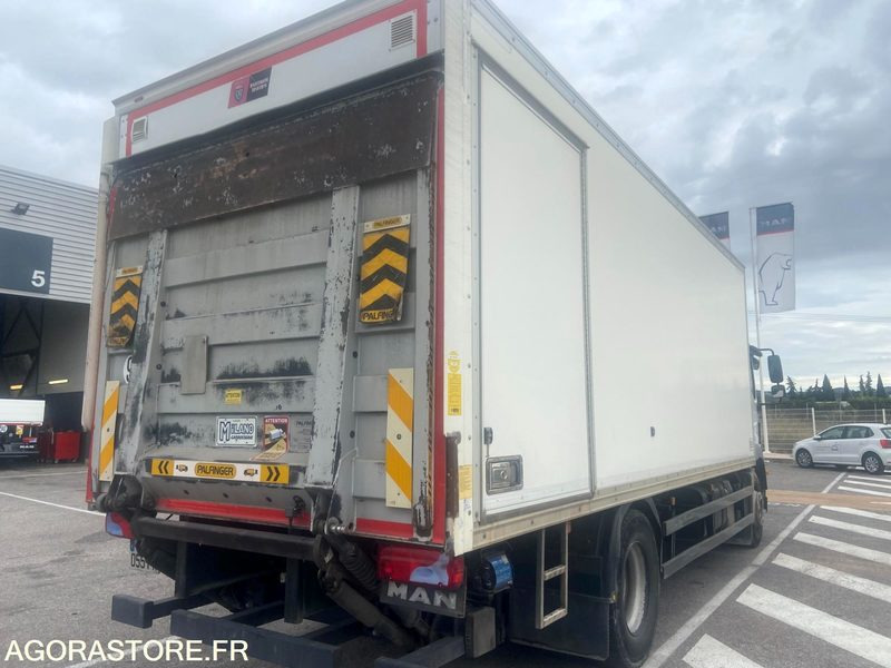 PORTEUR FOURGON MAN TGM - 2018 - 220000 Kms - Truck: picture 5 PORTEUR FOURGON MAN TGM - 2018 - 220000 Kms - Truck: picture 5