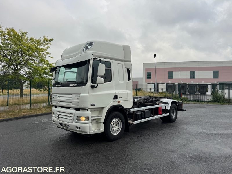 Porteur DAF CF460 19T Ampliroll GUIMA - 2009 - 801000km - Truck: picture 1 Porteur DAF CF460 19T Ampliroll GUIMA - 2009 - 801000km - Truck: picture 1