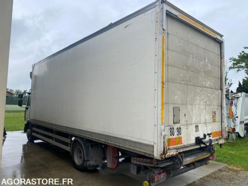 RENAULT FOURGON HAYON D12 - 2017 - 300 000km - Truck: picture 5 RENAULT FOURGON HAYON D12 - 2017 - 300 000km - Truck: picture 5