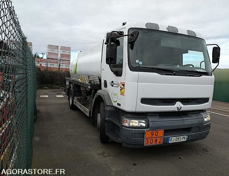 RENAULT Premium 19 t citerne ADR - 2004- 499307km - BJ093PK - export only - Truck: picture 2 RENAULT Premium 19 t citerne ADR - 2004- 499307km - BJ093PK - export only - Truck: picture 2