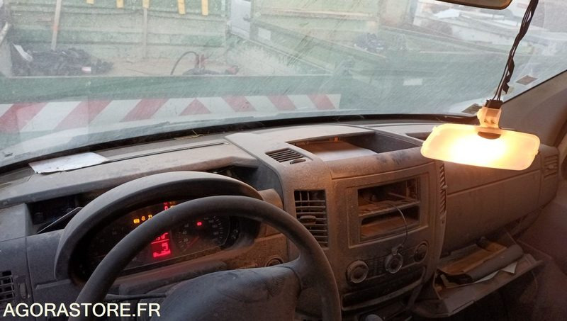 VOLKSWAGEN CRAFTER benne double cabine - 2011 - 213750kms - BL-964-FA - Tipper van: picture 5 VOLKSWAGEN CRAFTER benne double cabine - 2011 - 213750kms - BL-964-FA - Tipper van: picture 5