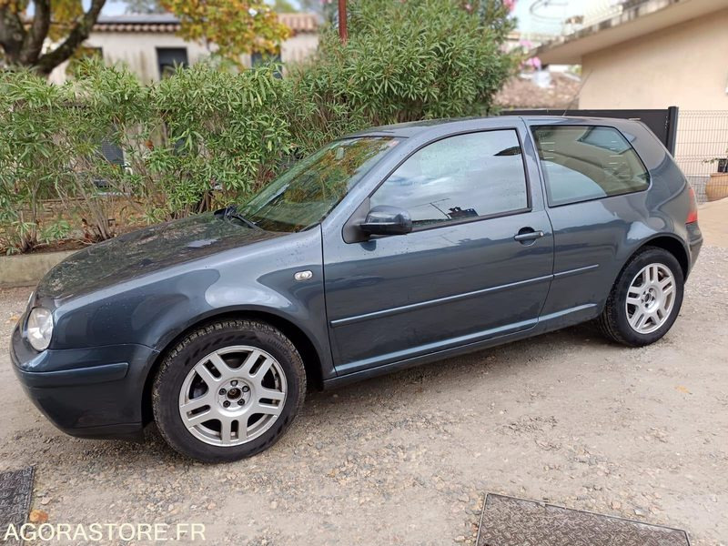 VOLKSWAGEN GOLF IV 2.0 115CH - 2000 - 265000KMS - Car: picture 2 VOLKSWAGEN GOLF IV 2.0 115CH - 2000 - 265000KMS - Car: picture 2