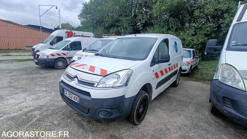 VU FOURGONNETTE CITROEN BERLINGO DANGEL 4X4 (BV changée avec embrayage) - Small van: picture 1 VU FOURGONNETTE CITROEN BERLINGO DANGEL 4X4 (BV changée avec embrayage) - Small van: picture 1