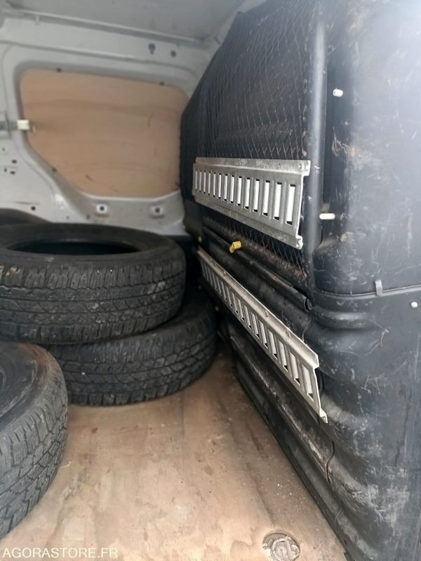 Leasing of  VU FOURGONNETTE CITROEN BERLINGO DANGEL 4X4 (BV changée avec embrayage) VU FOURGONNETTE CITROEN BERLINGO DANGEL 4X4 (BV changée avec embrayage): picture 14