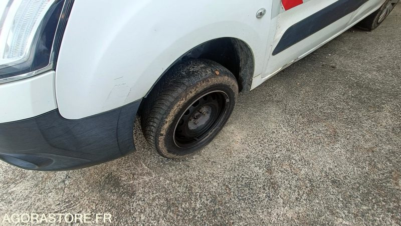 Leasing of  VU FOURGONNETTE CITROEN BERLINGO DANGEL 4X4 (BV changée avec embrayage) VU FOURGONNETTE CITROEN BERLINGO DANGEL 4X4 (BV changée avec embrayage): picture 6