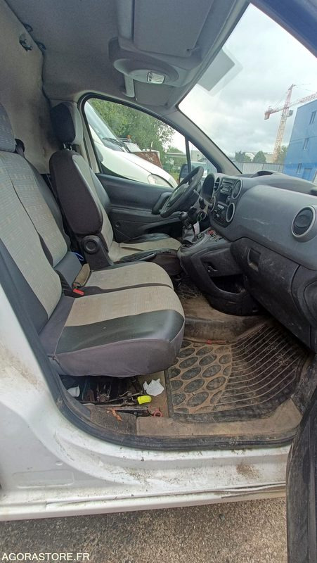 Leasing of  VU FOURGONNETTE CITROEN BERLINGO DANGEL 4X4 (BV changée avec embrayage) VU FOURGONNETTE CITROEN BERLINGO DANGEL 4X4 (BV changée avec embrayage): picture 10