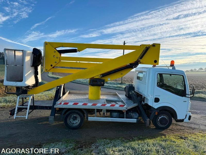 Camion nacelle Renault Maxity - 78029Km - 2011 - Van: picture 5 Camion nacelle Renault Maxity - 78029Km - 2011 - Van: picture 5