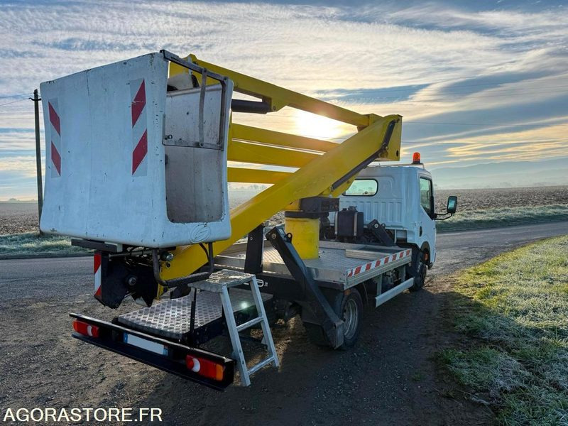 Camion nacelle Renault Maxity - 78029Km - 2011 - Van: picture 4 Camion nacelle Renault Maxity - 78029Km - 2011 - Van: picture 4