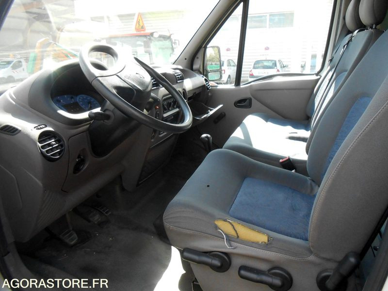 RENAULT MASTER 20m3 - Van: picture 3 RENAULT MASTER 20m3 - Van: picture 3