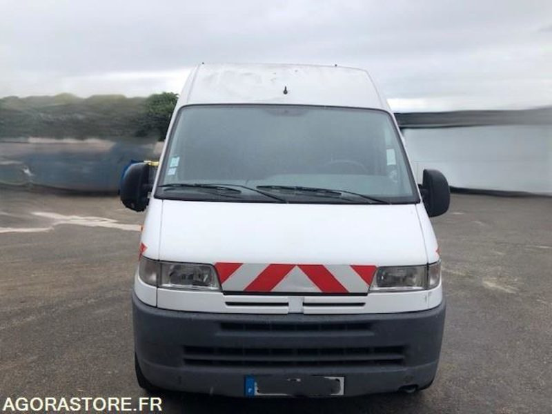 Véhicule PEUGEOT BOXER 2001 - Small van: picture 5 Véhicule PEUGEOT BOXER 2001 - Small van: picture 5