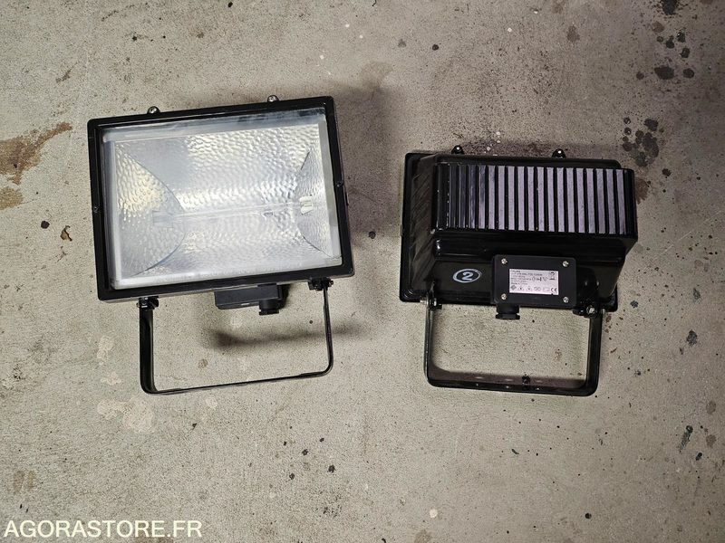 Tool/ Equipment lot de 12 projecteurs halogène 1000 W: picture 1
