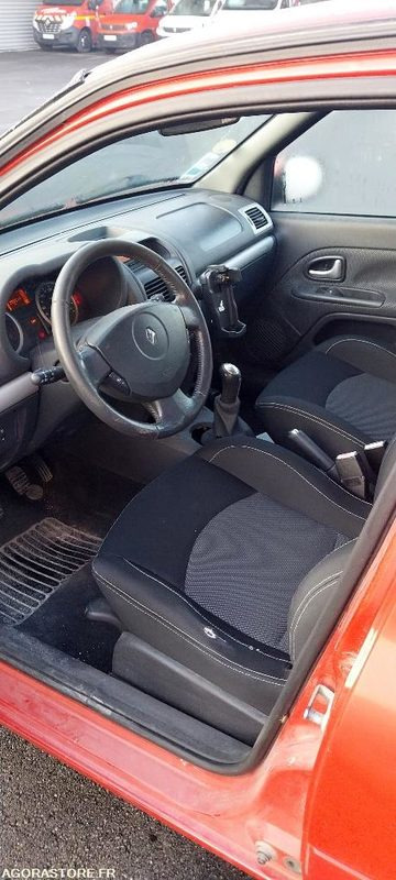 Renault clio 1.5 dci (roulante) - Car: picture 5 Renault clio 1.5 dci (roulante) - Car: picture 5