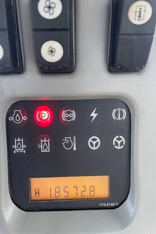 Wheel loader CAT 950 H: picture 17