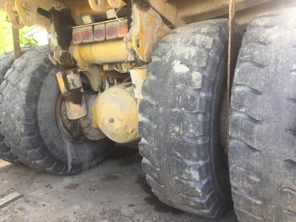 Rigid dumper/ Rock truck Komatsu HD 465-5: picture 7