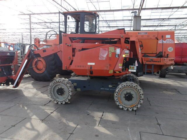 JLG 340AJ - Articulated boom: picture 3 JLG 340AJ - Articulated boom: picture 3