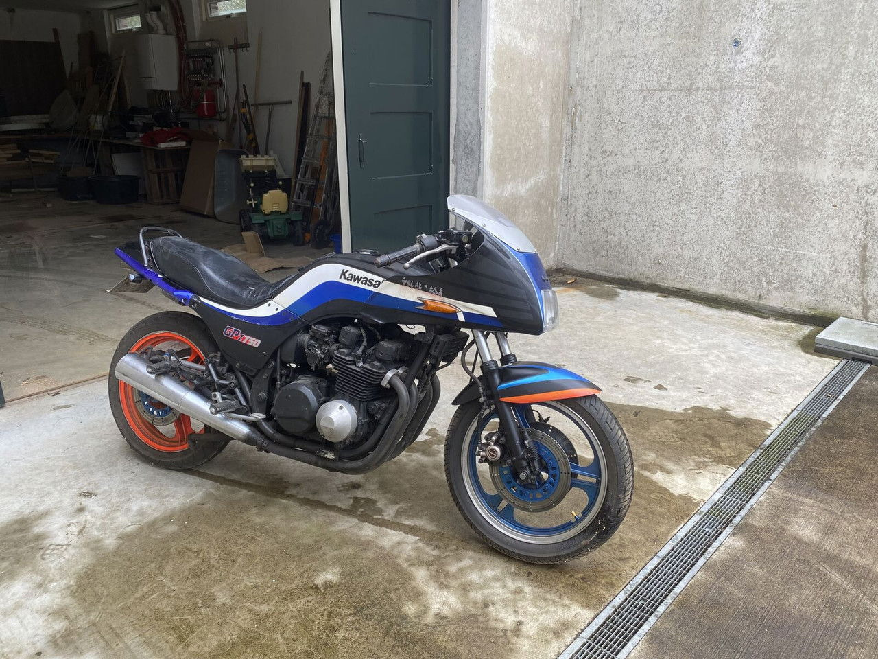 Kawasaki GPZ 750 - Motorcycle: picture 4 Kawasaki GPZ 750 - Motorcycle: picture 4