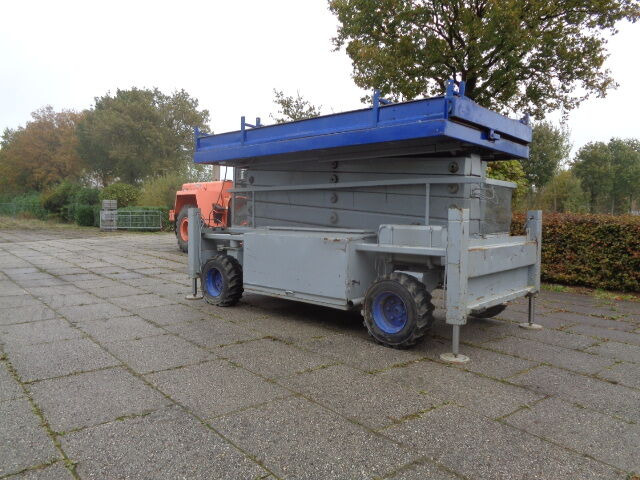 Liftlux SL172-24D4WD - Scissor lift: picture 3 Liftlux SL172-24D4WD - Scissor lift: picture 3