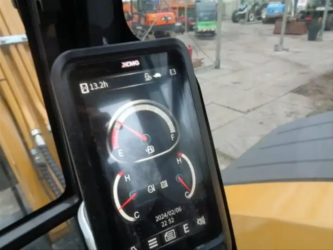 New Crawler excavator XCMG XE55GA: picture 29