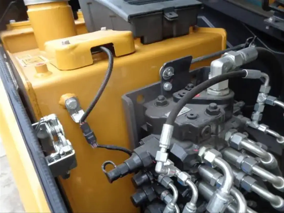 New Crawler excavator XCMG XE55GA: picture 16