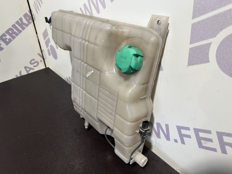 DAF XG - Expansion tank for Truck: picture 2 DAF XG - Expansion tank for Truck: picture 2